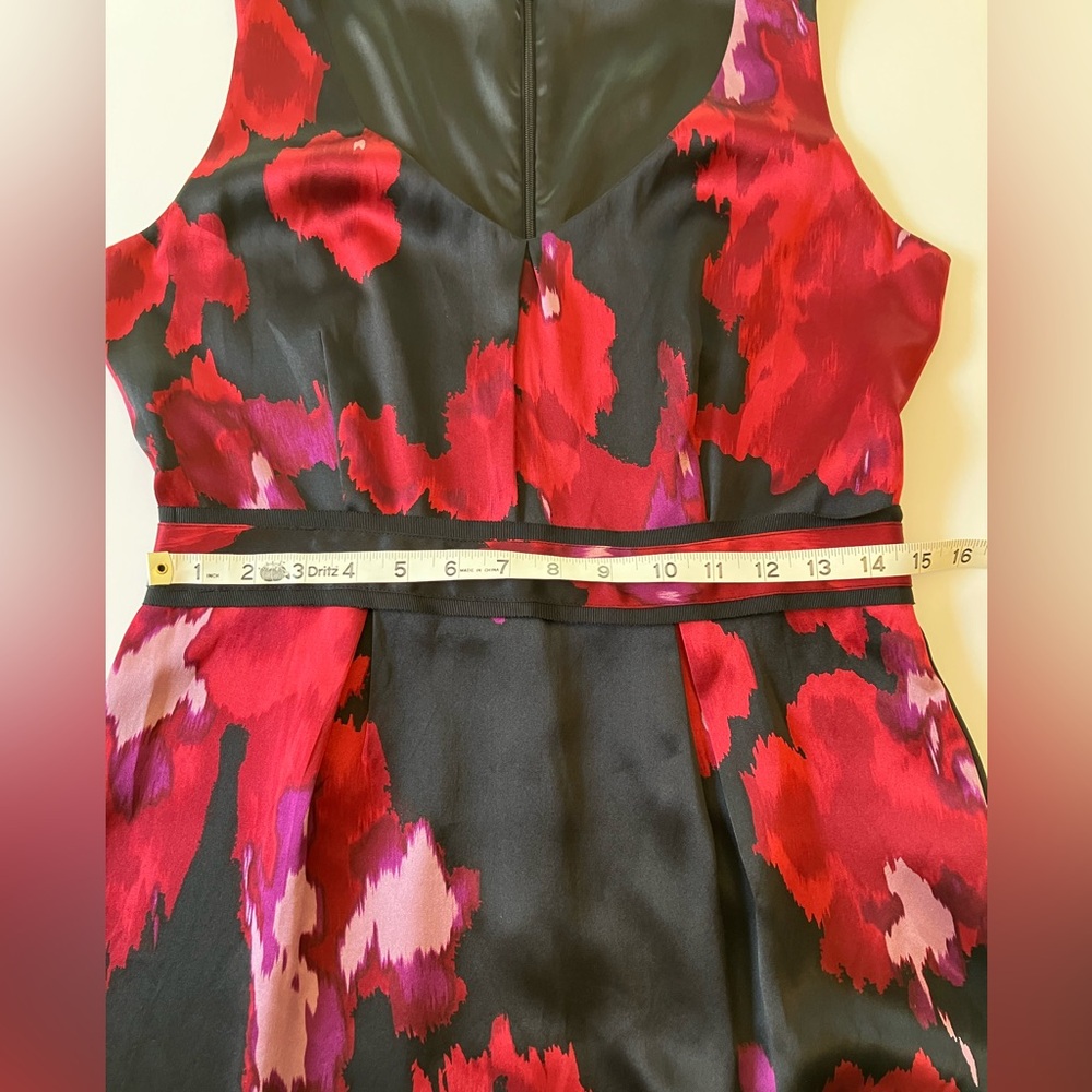 Tahari Silk Cocktail Dress Size 8 - Picture 4 of 9